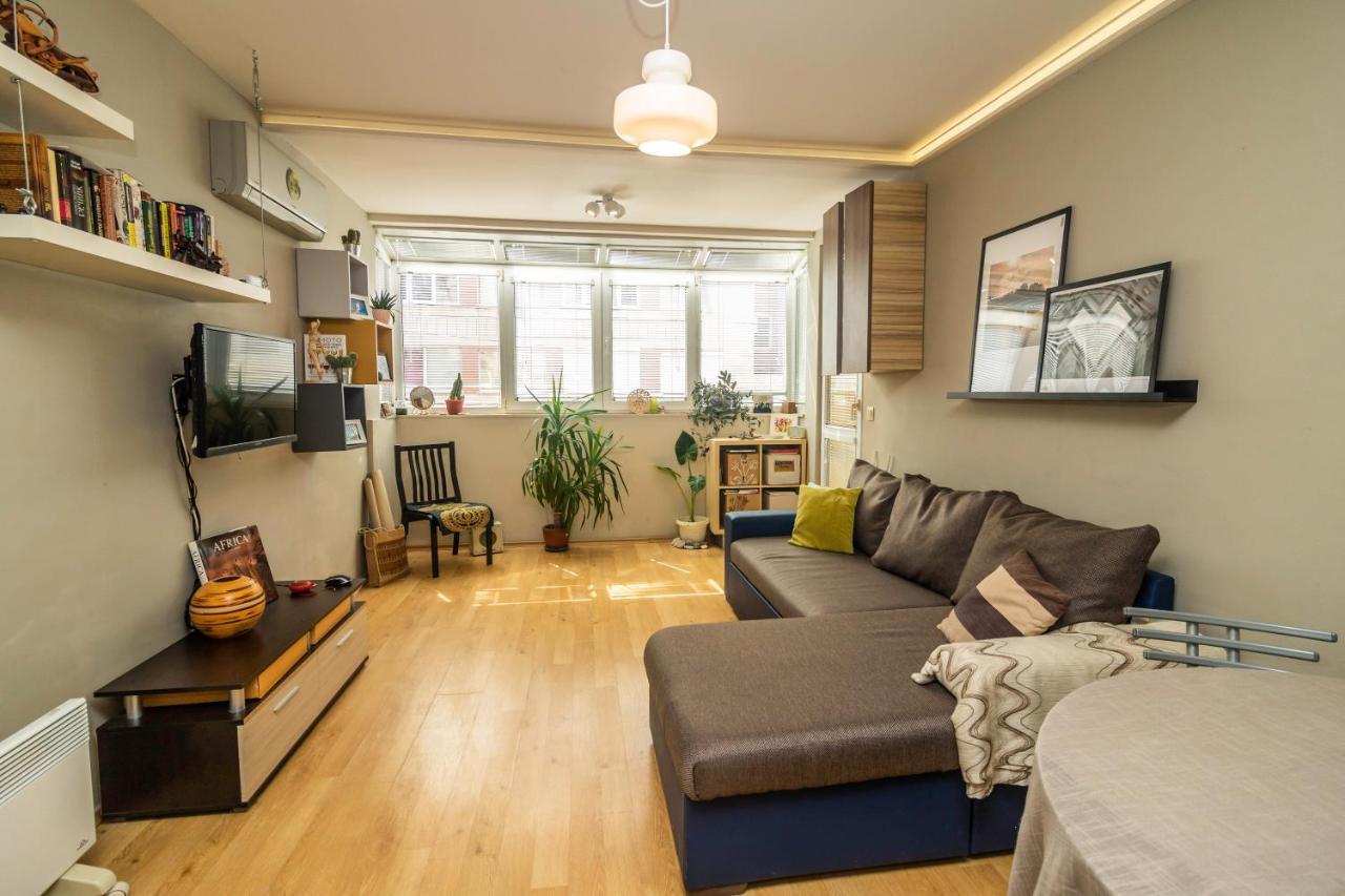 Tsar Guitar Aprt / Metro Station Apartment โซเฟีย ภายนอก รูปภาพ
