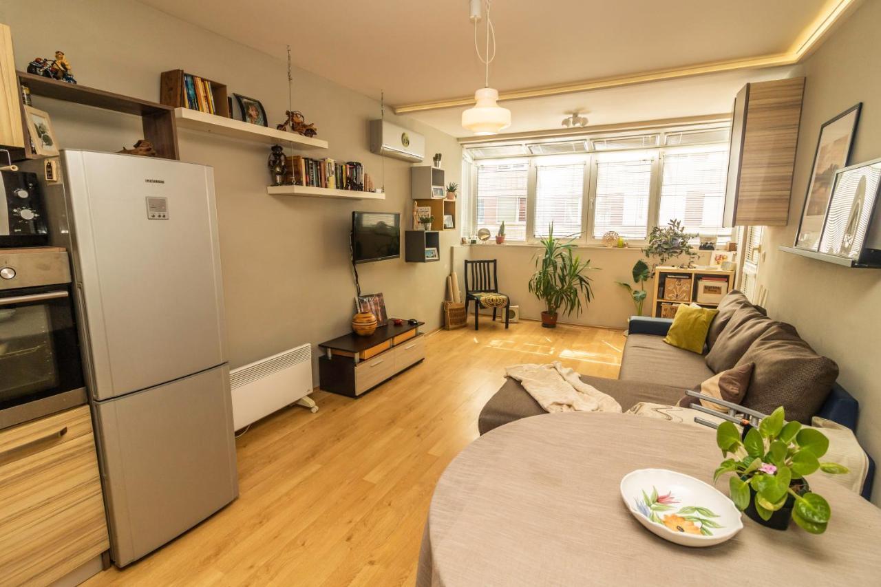 Tsar Guitar Aprt / Metro Station Apartment โซเฟีย ภายนอก รูปภาพ