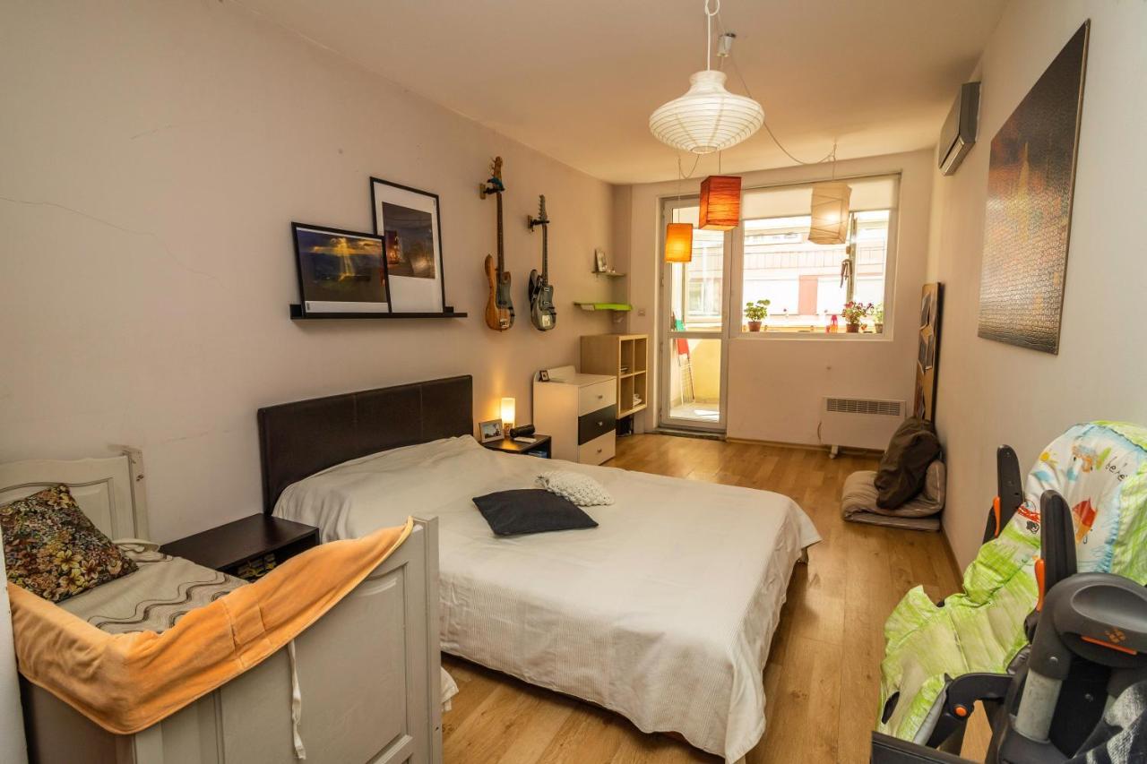 Tsar Guitar Aprt / Metro Station Apartment โซเฟีย ภายนอก รูปภาพ
